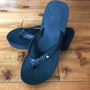 NWOT ROXY Wedge Heel Sandals